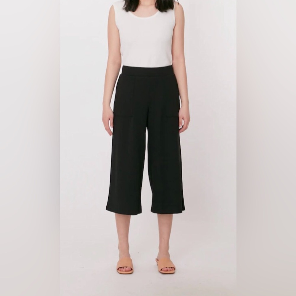Designer crop Pants NWT